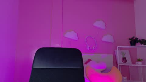 PARIS online show from 12/22/25, 08:06