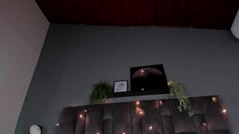 PARIS online show from 02/12/26, 07:53