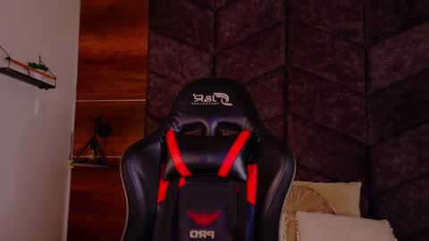 PARIS online show from 02/20/26, 09:04