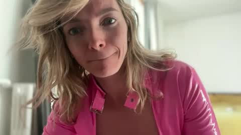 parisianmilf online show from 04/28/26, 04:56