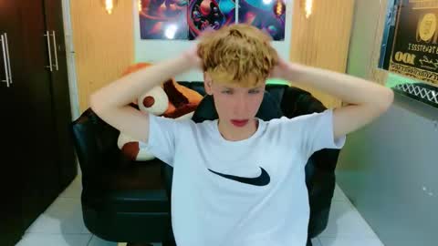 Snapshot of park_jimin1 chatting on 09/17/25, 11:56 park_jimin1 online show from 09/17/25, 11:56