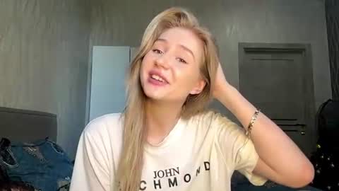Snapshot of partheniamachle chatting on 06/30/26, 11:22 Milana online show from 06/30/26, 11:22