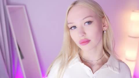 Sofi online show from 11/19/25, 10:59