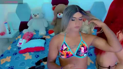 Snapshot of party_duo_trans chatting on 01/22/25, 05:05 sara y cata online show from 01/22/25, 05:05