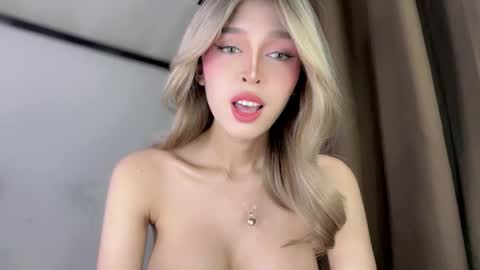 Snapshot of passion_de_amor18 chatting on 06/04/26, 02:45 Tasty Alice online show from 06/04/26, 02:45