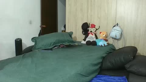 passion_fruit01 online show from 09/11/25, 05:57