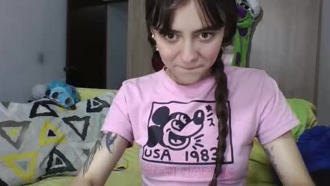 passion_fruit01 online show from 10/13/25, 11:10