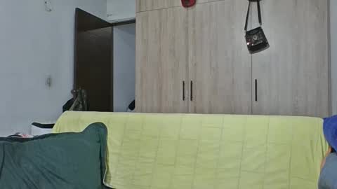 passion_fruit01 online show from 10/21/25, 04:41