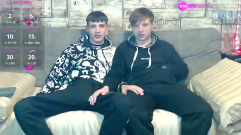 Snapshot of passionate_bonds chatting on 05/03/26, 03:34 Max tall dark-haired guy with tattoos and Phil blond-haired online show from 05/03/26, 03:34