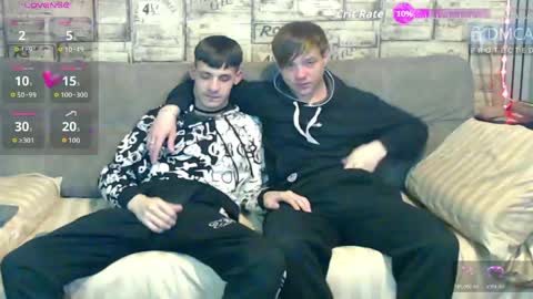 Snapshot of passionate_bonds chatting on 05/11/26, 02:17 Max tall dark-haired guy with tattoos and Phil blond-haired online show from 05/11/26, 02:17