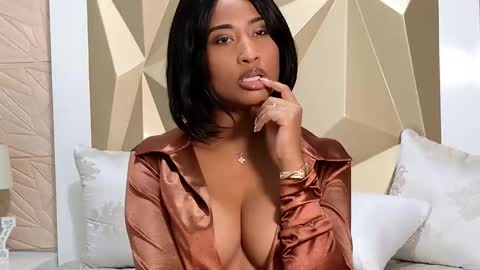 passionmacoll online show from 11/12/25, 07:46