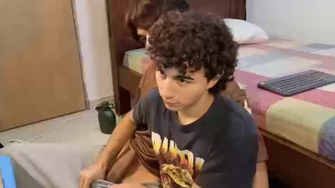 patri_ck_villa online show from 10/17/25, 10:12