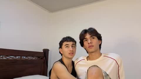 patri_ck_villa online show from 11/15/25, 02:57