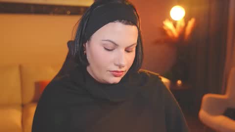 Patricia online show from 10/31/25, 07:26