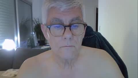 Snapshot of patrick5275 chatting on 05/01/26, 04:39 patrick5275 online show from 05/01/26, 04:39