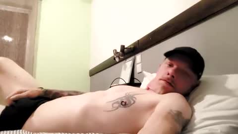 Snapshot of patrickgauvreau666 chatting on 11/16/25, 06:57 Charles Tremblay online show from 11/16/25, 06:57