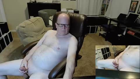 Snapshot of patrickstroking chatting on 01/08/25, 12:17 patrickstroking online show from 01/08/25, 12:17