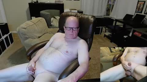 Snapshot of patrickstroking chatting on 01/18/25, 01:08 patrickstroking online show from 01/18/25, 01:08