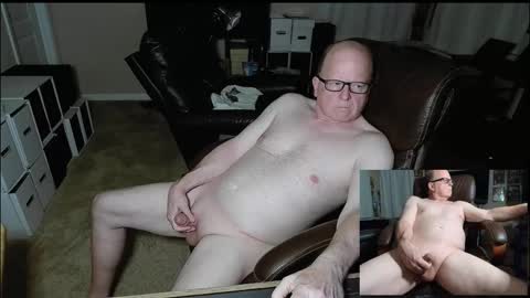 Snapshot of patrickstroking chatting on 10/14/25, 12:55 patrickstroking online show from 10/14/25, 12:55