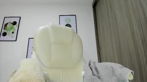 Snapshot of patyy_37 chatting on 06/25/26, 02:43 Paty online show from 06/25/26, 02:43