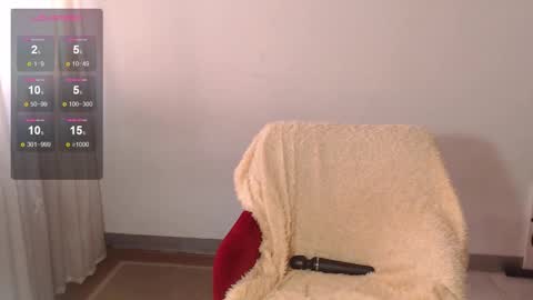 Snapshot of pau_1 chatting on 11/08/25, 01:11 paula online show from 11/08/25, 01:11