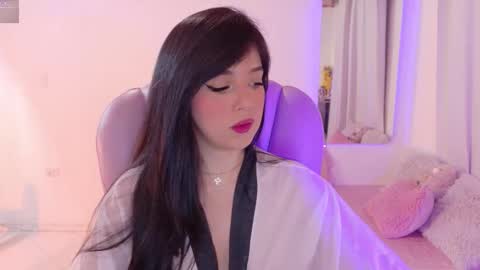 Sofa online show from 10/18/25, 04:37