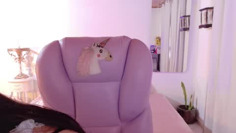 Snapshot of pau_cute chatting on 05/04/26, 06:37 Sofa online show from 05/04/26, 06:37