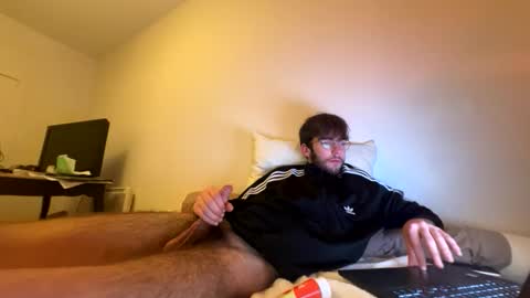 Snapshot of paul442386 chatting on 05/08/26, 01:33 paul442386 online show from 05/08/26, 01:33