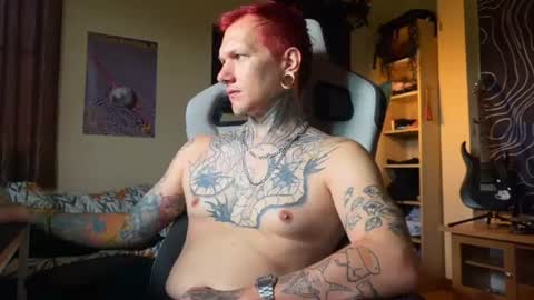 Snapshot of paul_razor chatting on 06/13/26, 12:30 Paul online show from 06/13/26, 12:30