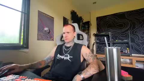 Snapshot of paul_razor chatting on 06/23/26, 03:59 Paul online show from 06/23/26, 03:59