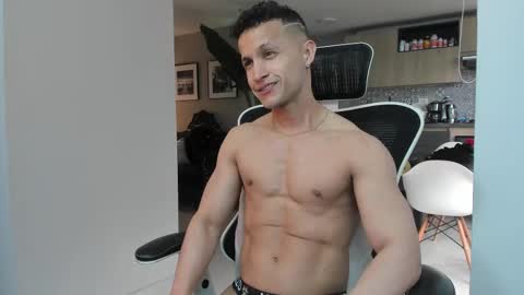 Snapshot of paul_reyborg chatting on 09/19/25, 10:43 Paul online show from 09/19/25, 10:43