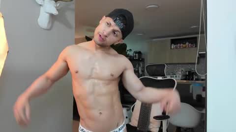 Snapshot of paul_reyborg chatting on 09/27/25, 02:38 Paul online show from 09/27/25, 02:38