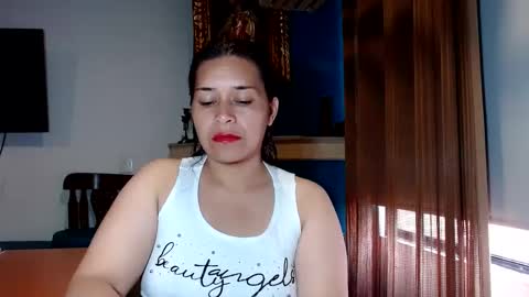 Snapshot of paula_anderson chatting on 01/08/25, 07:34 PAULA online show from 01/08/25, 07:34