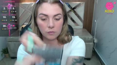 Snapshot of paula_b_ chatting on 05/07/26, 04:12 Paula online show from 05/07/26, 04:12