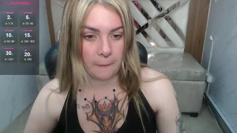 Snapshot of paula_b_ chatting on 05/11/26, 12:44 Paula online show from 05/11/26, 12:44