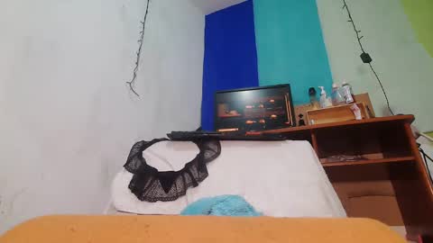 Snapshot of paulavaltina21 chatting on 12/19/24, 03:18 PAULA VALENTINA online show from 12/19/24, 03:18