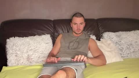 paulblack021 online show from 10/27/25, 02:48