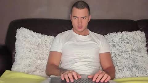 paulblack021 online show from 11/02/25, 10:06