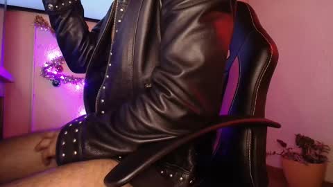 Paul Docux pdocux online show from 12/04/25, 03:05