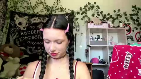 Mia online show from 07/28/26, 06:09