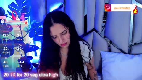 Snapshot of paulette_dupont_ chatting on 09/18/25, 12:23 paulette_dupont_ online show from 09/18/25, 12:23
