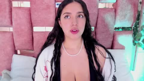Snapshot of paulette_dupont_ chatting on 09/29/25, 12:38 paulette_dupont_ online show from 09/29/25, 12:38