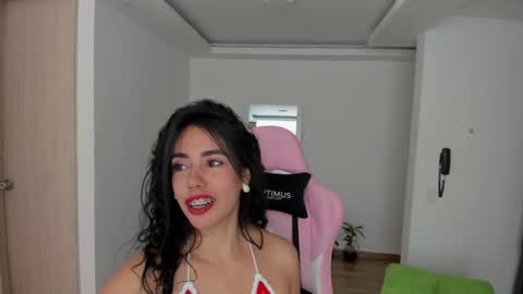 Snapshot of paulina_dossantos chatting on 01/18/25, 08:09 paulina online show from 01/18/25, 08:09