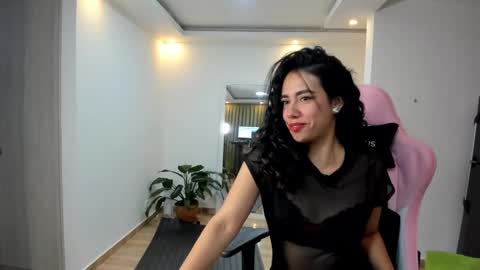 Snapshot of paulina_dossantos chatting on 01/26/25, 04:30 paulina online show from 01/26/25, 04:30