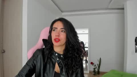 Snapshot of paulina_dossantos chatting on 02/12/25, 07:35 paulina online show from 02/12/25, 07:35