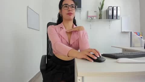 Snapshot of paulina_dossantos chatting on 01/18/26, 06:34 paulina online show from 01/18/26, 06:34