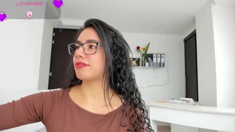 Snapshot of paulina_dossantos chatting on 02/24/26, 06:17 paulina online show from 02/24/26, 06:17