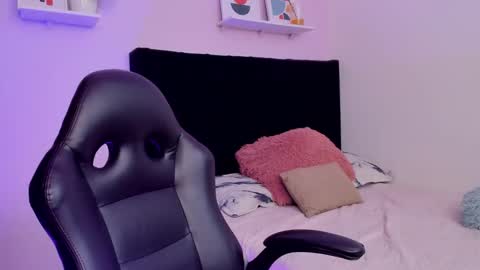 PAULINA  online show from 03/23/26, 08:02