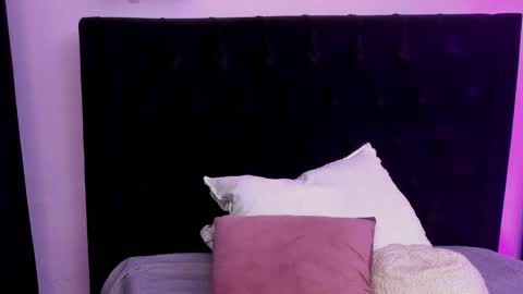 PAULINA  online show from 04/21/26, 01:42