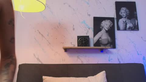 Snapshot of paulina_lopezz chatting on 06/17/26, 05:10 PAULINA online show from 06/17/26, 05:10